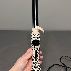 Beachwaver S1 Catwalk S Series Limited Edition Rotating Curling Iron Leopard